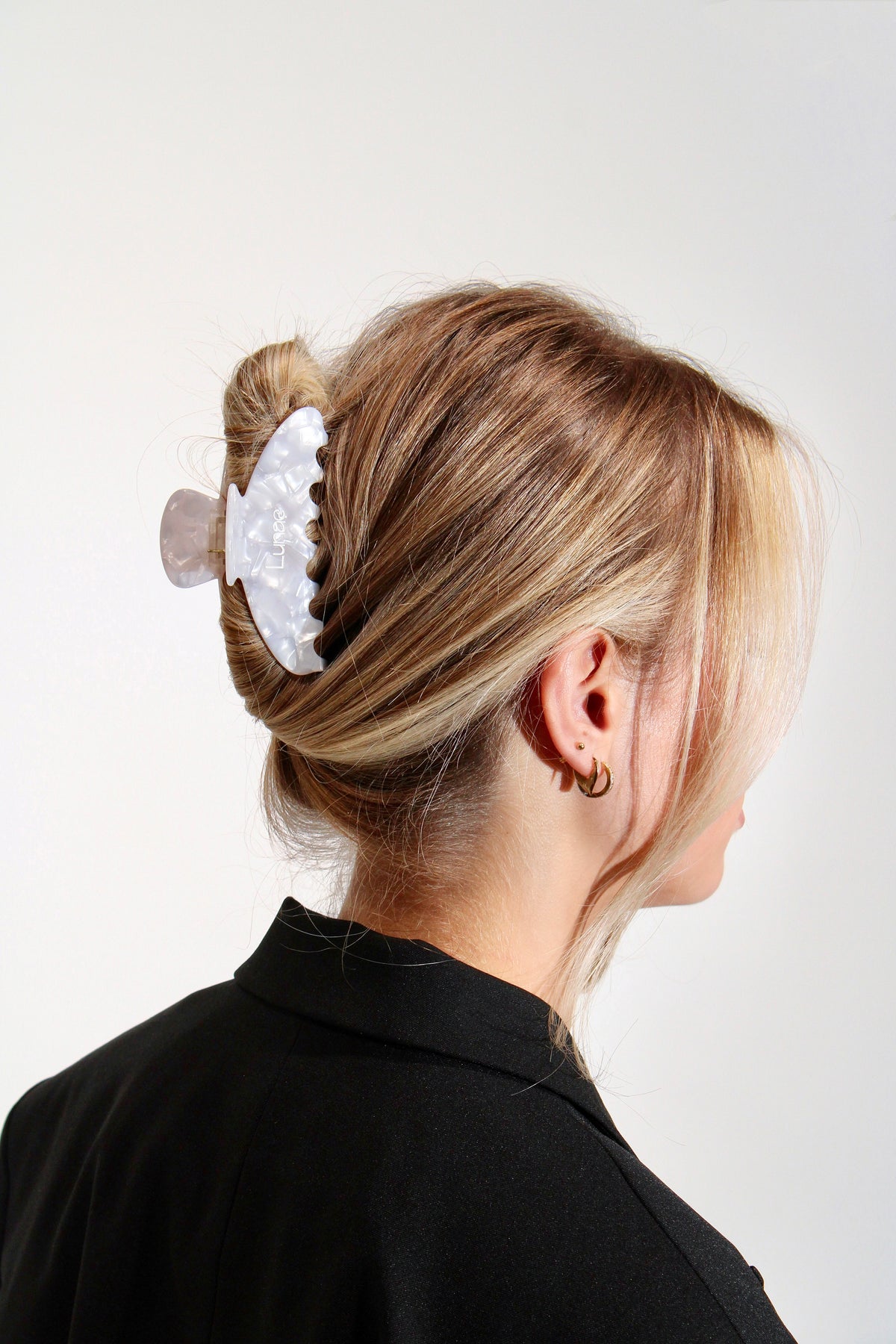 Hair Claw Clip in Icy Pearl